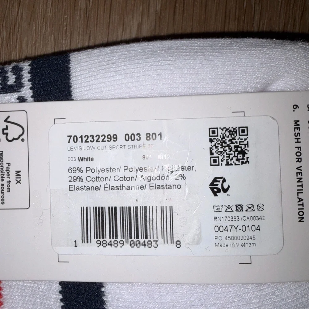 2 Levi’s Low Cut White Socks 3 Pack Men’s Size 6-12 New (6 Socks Total)